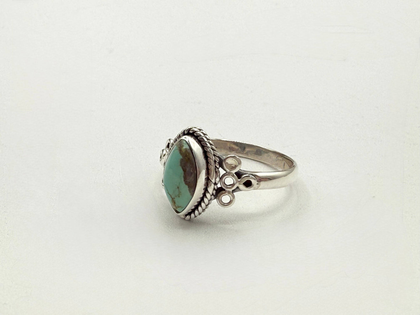 Turquoise Semi-Precious Gemstone 925/Sterling Silver Ring: 8