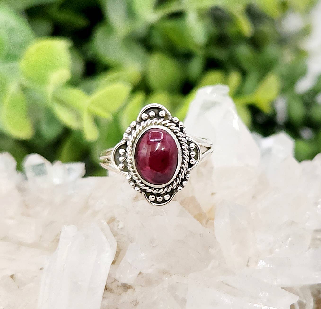 Garnet Semi-Precious Gemstone Sterling Silver (925)--Ring : 6