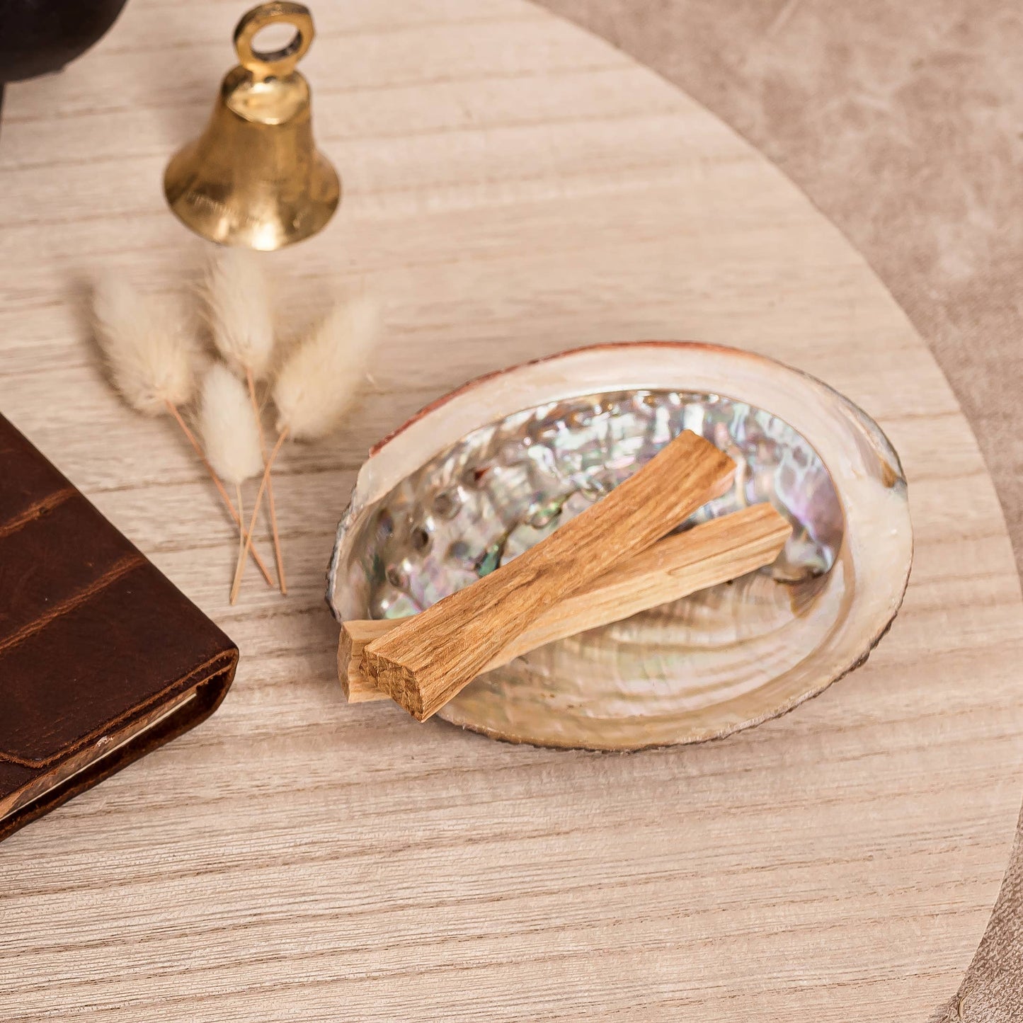 1 piece of Palo Santo (Holy Wood) Herb Wands: 1 piece of Palo Santo Sticks