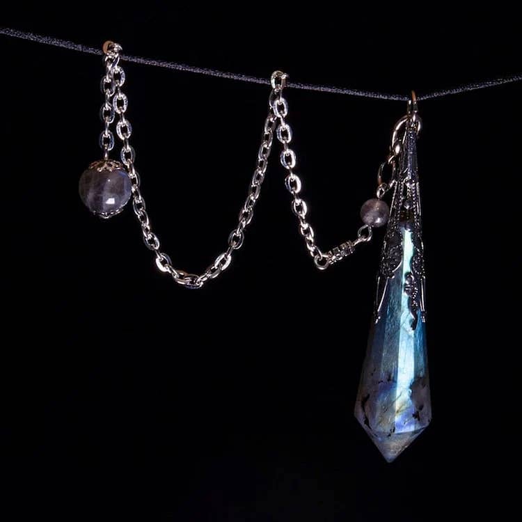 Grey Moonstone Protection Pendulum: Copper