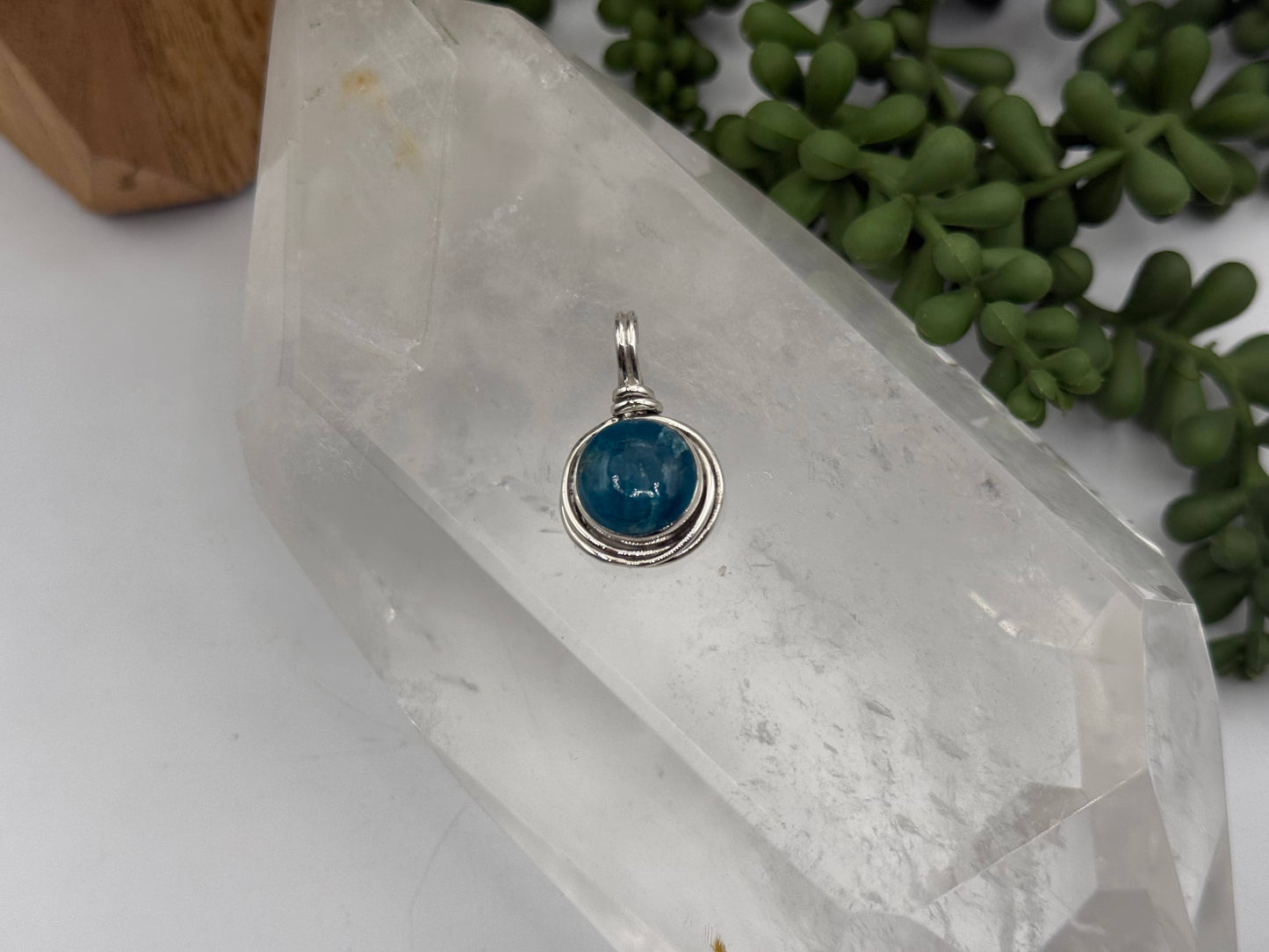Blue Apatite Round Cabochon Gem Pendant Sterling Silver/925