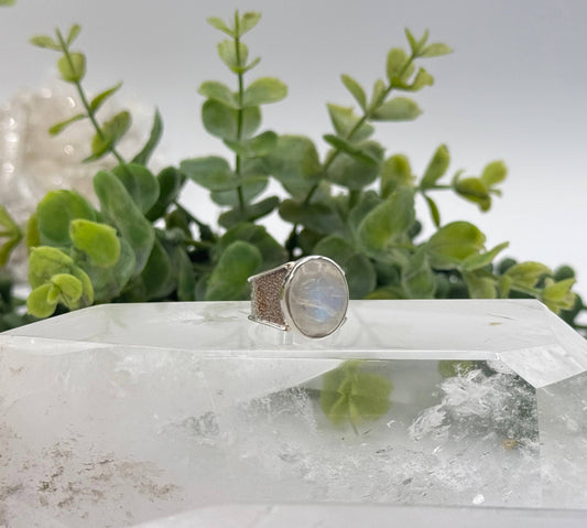 Rainbow Moonstone CAB Gemstone 925 Silver Ring: 9