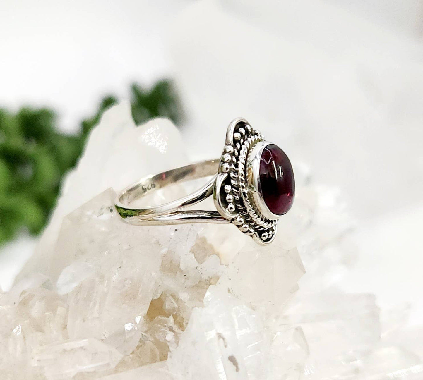 Garnet Semi-Precious Gemstone Sterling Silver (925)--Ring : 9