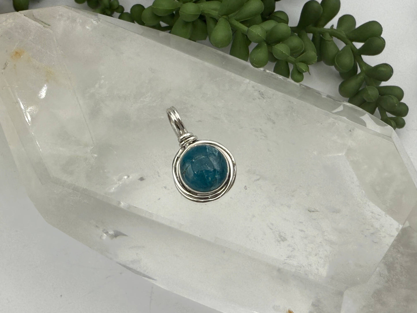 Blue Apatite Round Cabochon Gem Pendant Sterling Silver/925